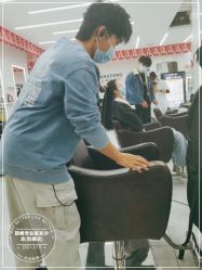 -朗峰专业美发沙龙