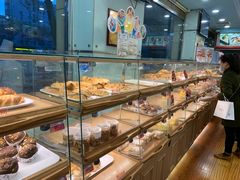 面包甜点陈列柜-新侨三宝乐面包店(崇文门店)