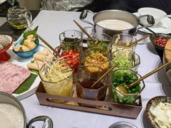 -红鼎豆捞·非遗鲍皇汤火锅(宝丰路店)