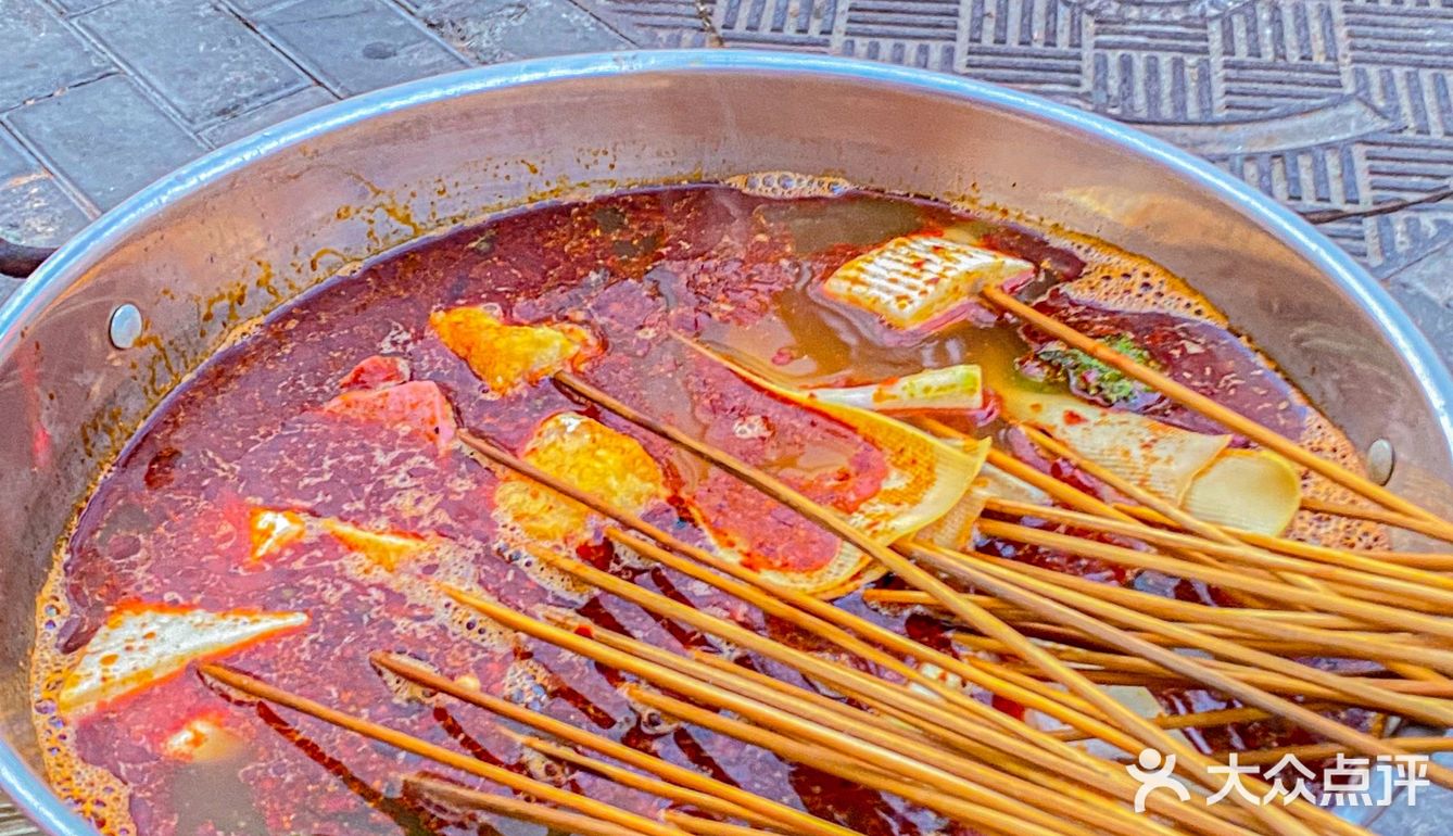 西站夜市|这家串串好🔥贼有市井烟火气