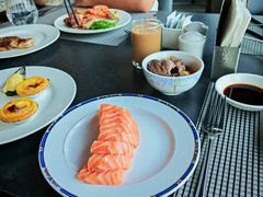 -亚洲国际大酒店·云顶阁旋转自助餐厅