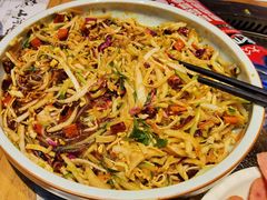 -山河屯铁锅炖·非遗东北菜(南山店)