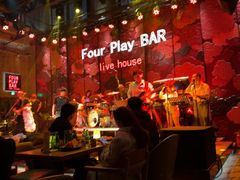 -FOUR PLAY BAR