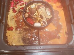 -老牌坊云南鱼豆花火锅(哈西万达店)