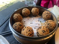 -河畔春天时尚餐厅