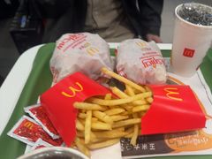 -麦当劳(上海虹桥站30B检票口楼上)