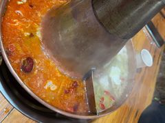 -果松木炭酸菜铜火锅·外婆参鸡汤