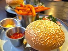 美式烧烤牛肉汉堡配番薯条-bluefrog蓝蛙(水游城店)