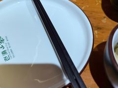 餐具摆设-老滇山寨•云南特色菜•地方菜•民族风情歌舞表演(金碧店)