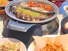 -阿瓦山寨·湘菜现炒·剁椒鱼头王(咸阳总店)