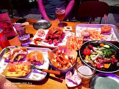 -HUZI虎滋精酿餐吧(京西大悦城店)