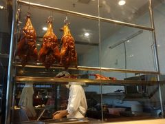 面包甜点陈列柜-百事佳烧鸭牛腩(上海虹桥站店)