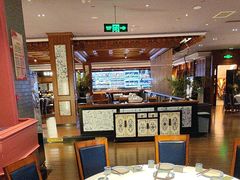 -八府香鸭·啫啫煲(华山路店)