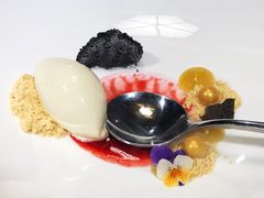 花椒冰淇淋配黑芝麻松糕-鱼桥巷·美学川菜