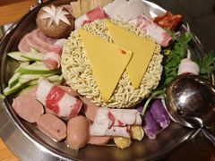 小木屋部队锅-恩你小木屋·韩式料理(假日广场店)