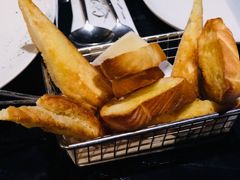 餐前面包-C&R西班牙餐厅