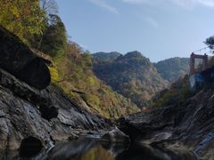 -燕子河大峡谷天坑仙境