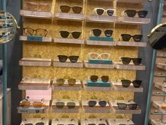 -MUJOSH木九十眼镜(月星环球港B1店)
