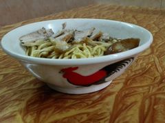 -松树干拌面店