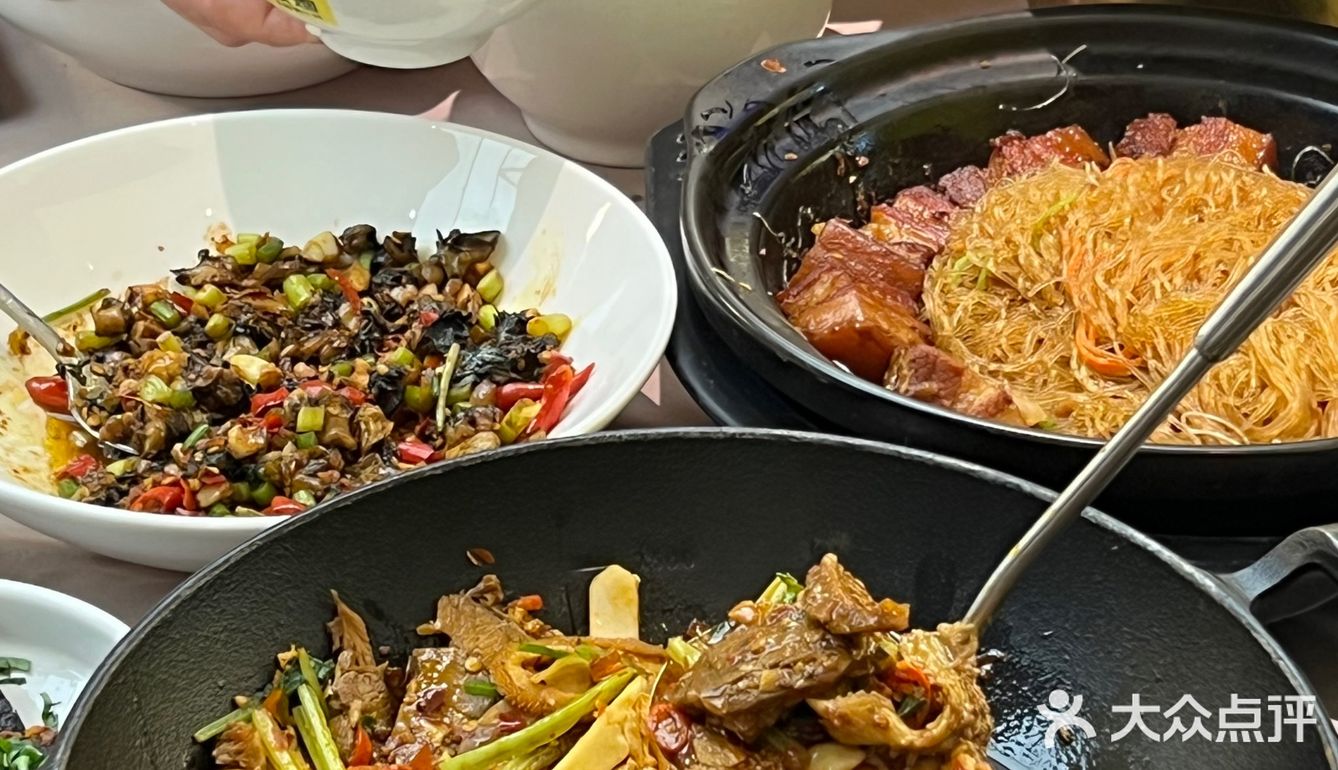 不愧是上海、长沙湘菜排队王