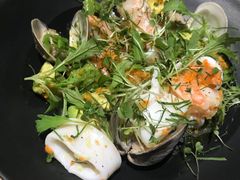 溫熱海鮮沙拉配牛油果-Mercato莫卡多露台餐厅与酒吧(K11店)