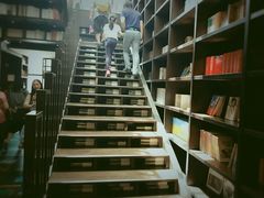 -钟书阁(松江泰晤士小镇店)