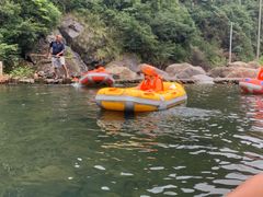 -安吉龙王山峡谷漂流