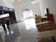 -平望服务区·停车场