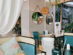 大堂-三个椰子·现砍椰子鸡(金源CBD店)