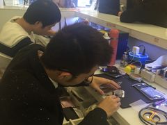-爱畅享华为苹果手机维修服务(虹口龙之梦店)