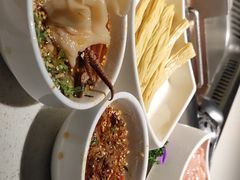 -海底捞火锅鲜切牛肉主题店(长寿路店)