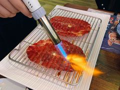 铺天盖地顶级澳牛肉火焰寿司-仙隐小鹿中華の日料(正弘城店)