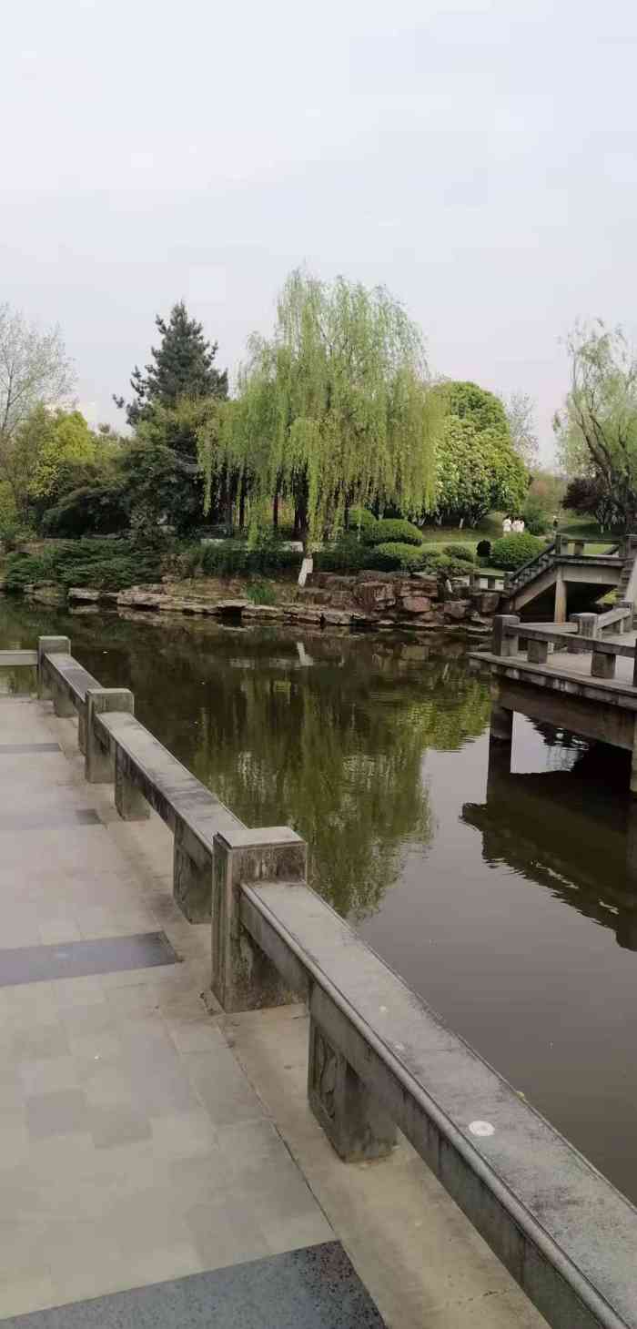 高教西公园"在下沙生活10年了吧,这个公园一直是个很.
