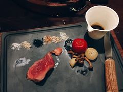 -恰餐厅及酒吧 CHAR Bar & Grill (北京丽都皇冠假日店)