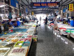 -霞涌市场海鲜摆卖区