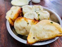 -黄阿姨锅贴大王(万航渡路店)