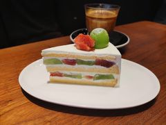 晴王葡萄无花果奶油蛋糕-black rainbow coffee