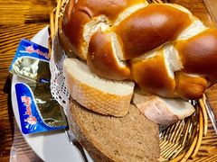 面包筐-申德勒加油站餐厅(三里屯北小街店)