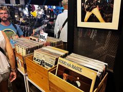 -席娜卡琳火车铁道夜市