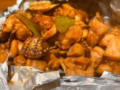 铁板蛤蜊鸡-晚归月亮湾私家菜(临邑路店)