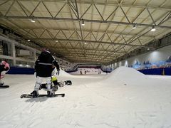-乔波室内滑雪场