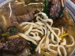 精选酸菜牛腱子面-陈八两面家(华孚写字楼店)
