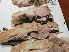手抓羊肉-青海名吃尕张娃非遗烤肉(海湖总店)