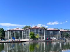 -红栌温泉山庄生态美食餐厅