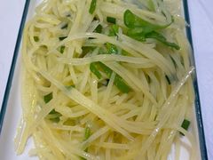 青椒土豆丝-香满锅老北京羊蝎子火锅·家常菜(新街口店)