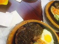 -皇品世家牛排(七一路店)