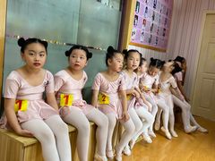 -艾美舞蹈(凤凰广场店)