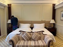 -深圳富苑皇冠假日套房酒店