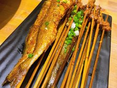 -临界音乐酒馆·小龙虾·江湖菜(华熙LIVE·鱼洞店)