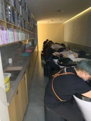 -罗亚帝造型·烫发染发